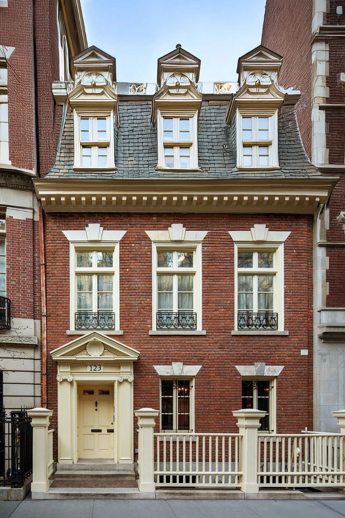This New York Townhouse Is One of the Last of Its Kind